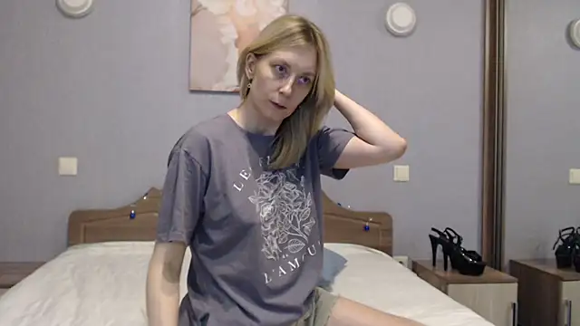 Snapshot of AvelinaLeoni chatting on December 2024 03:35:01 PM AvelinaLeoni online show from December 2024 03:35:01 PM