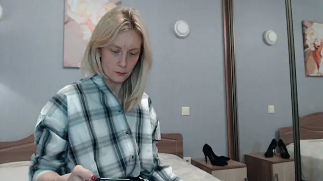 AvelinaLeoni online show from April 2026 06:38:01 AM