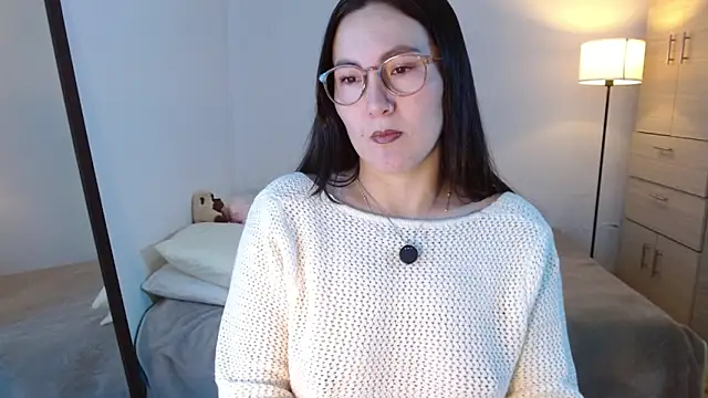 Elle Lee  online show from April 2026 11:58:01 AM