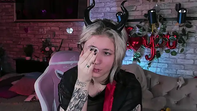 Alex Howell online show from February 2025 08:54:02 PM