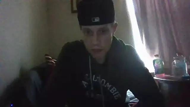 Snapshot of kollzCloudzz chatting on April 2026 12:32:01 PM kollzCloudzz online show from April 2026 12:32:01 PM