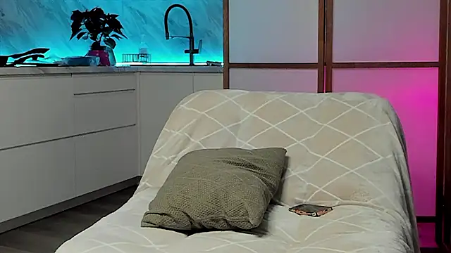 Devilina V online show from December 2024 02:44:01 PM