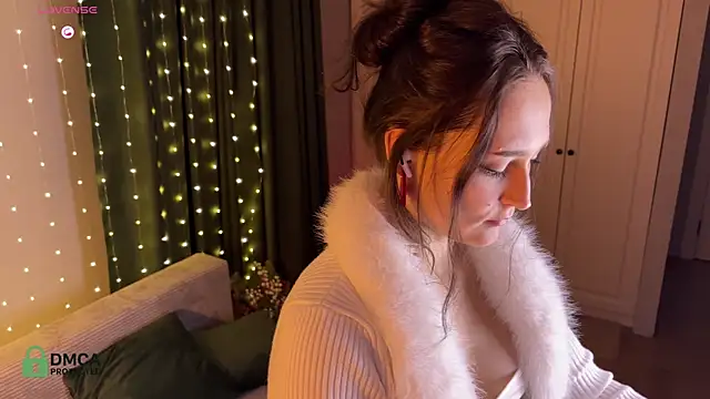 Snapshot of Pavlyna chatting on December 2025 06:38:02 PM Pavlyna online show from December 2025 06:38:02 PM