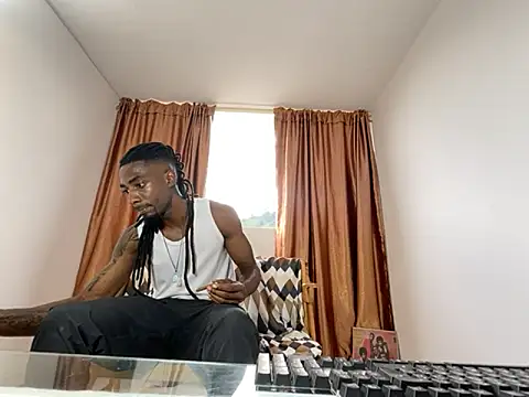 Malkon Big online show from November 2025 09:36:02 PM