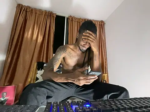 Malkon Big online show from December 2025 04:08:02 AM