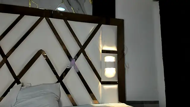 molly sweetee online show from April 2026 01:43:02 AM