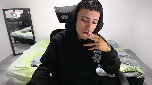 Snapshot of present_the_magic chatting on January 2026 03:55:01 AM present the magic online show from January 2026 03:55:01 AM