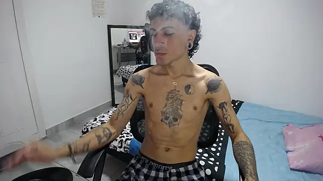 Snapshot of present_the_magic chatting on January 2026 08:13:02 PM present the magic online show from January 2026 08:13:02 PM