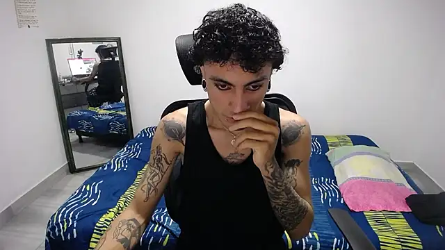 Snapshot of present_the_magic chatting on March 2026 04:14:02 AM present the magic online show from March 2026 04:14:02 AM