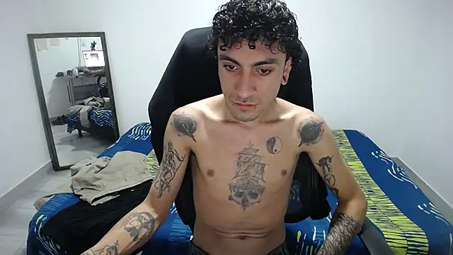 Snapshot of present_the_magic chatting on March 2026 07:06:01 PM present the magic online show from March 2026 07:06:01 PM