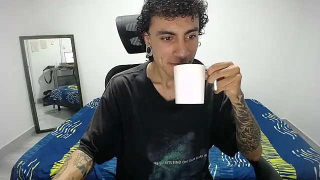 Snapshot of present_the_magic chatting on March 2026 05:46:01 AM present the magic online show from March 2026 05:46:01 AM