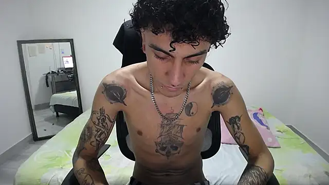 Snapshot of present_the_magic chatting on March 2026 04:46:02 AM present the magic online show from March 2026 04:46:02 AM