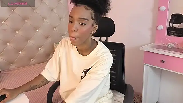 Georgis  online show from November 2025 09:17:01 PM