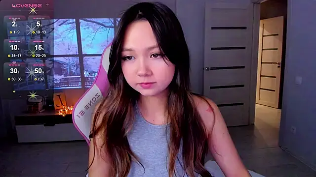 Snapshot of Fluffy_Rose chatting on December 2025 02:48:01 PM Fluffy Rose online show from December 2025 02:48:01 PM