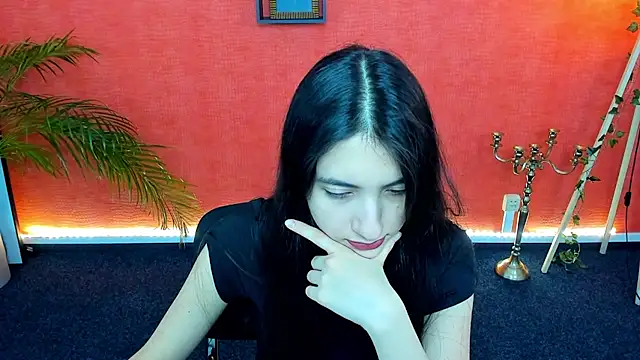 Snapshot of _Chaarming_ chatting on December 2024 02:30:01 PM Chaarming online show from December 2024 02:30:01 PM