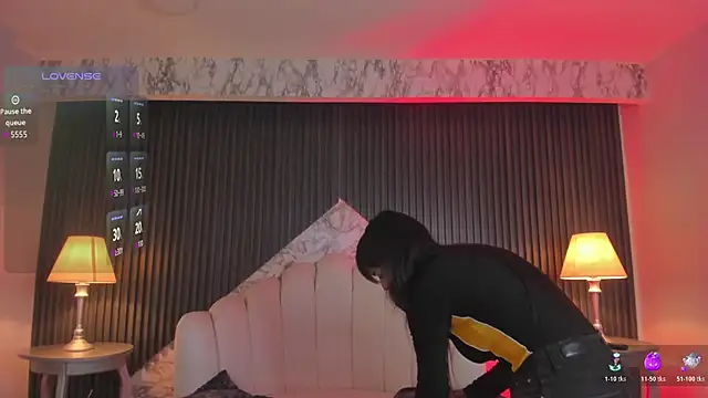 MeganDraco  online show from October 2025 12:30:01 PM