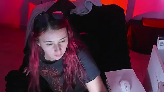 bonnie moon  online show from October 2025 10:21:02 PM