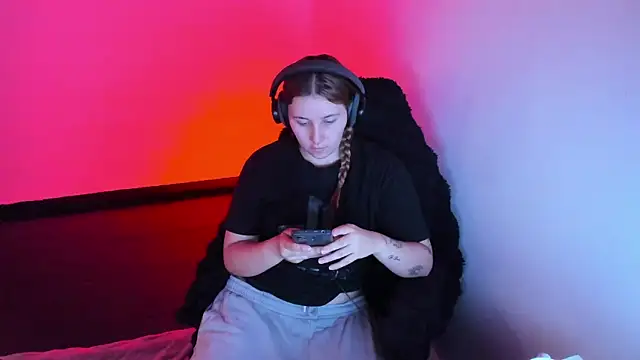 bonnie moon  online show from April 2026 05:41:02 PM