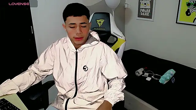 Snapshot of bby_santi chatting on September 2025 12:50:02 PM bby santi online show from September 2025 12:50:02 PM