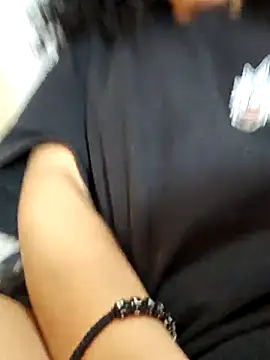 Snapshot of ELIZABETHFX chatting on October 2025 08:53:02 PM ELIZABETHFX online show from October 2025 08:53:02 PM