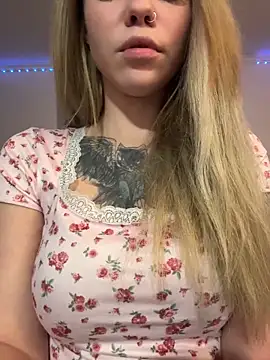 Highschoolpussy online show from November 2025 07:12:01 PM