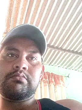 Snapshot of travieso2893 chatting on April 2026 04:40:01 PM travieso2893 online show from April 2026 04:40:01 PM