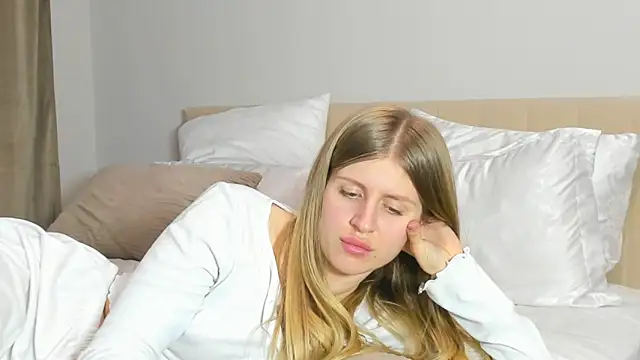 kirraa  online show from February 2026 07:56:02 PM