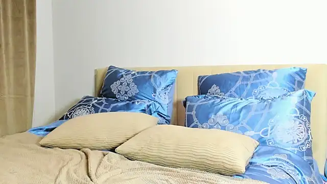 kirraa  online show from February 2026 12:18:01 AM