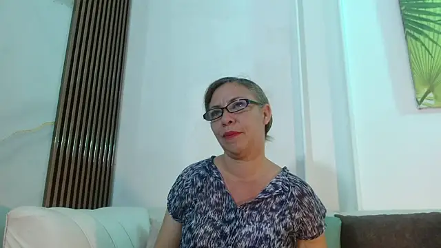 ARTEMIZA LOVE  online show from October 2025 12:41:02 PM