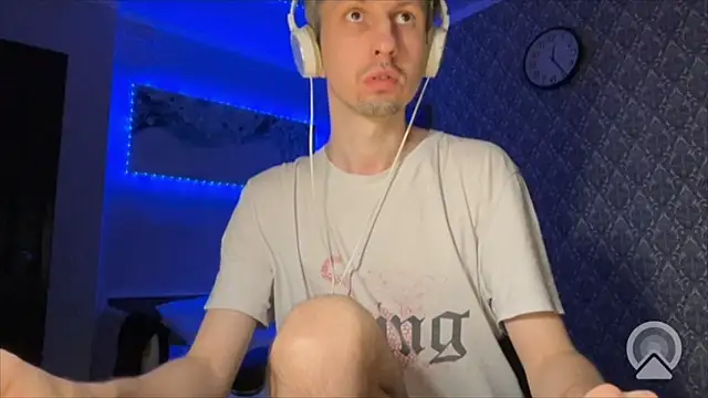 Aki-Laky online show from April 2026 07:26:01 PM