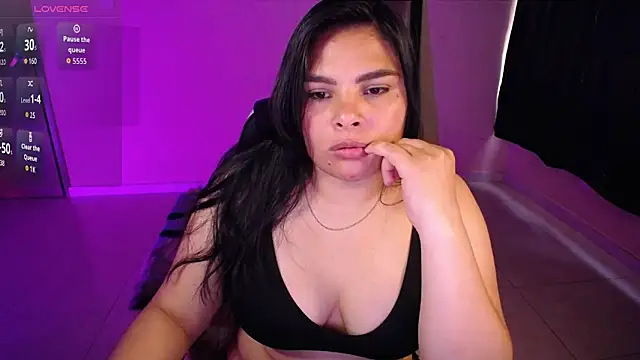 Snapshot of goddess_valXX chatting on June 2026 10:32:01 PM goddess valXX online show from June 2026 10:32:01 PM