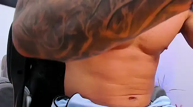 OwenMaximus814 online show from December 2024 07:34:02 PM