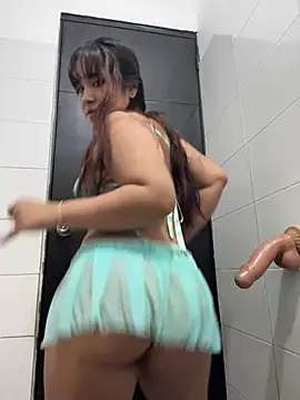 Snapshot of melyescobar chatting on February 2026 03:57:02 AM melyescobar online show from February 2026 03:57:02 AM