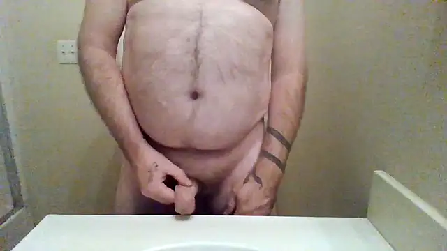Snapshot of WatchinU82 chatting on May 2026 04:08:02 AM WatchinU82 online show from May 2026 04:08:02 AM