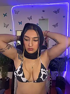 Lia-mitch online show from July 2026 06:57:02 PM
