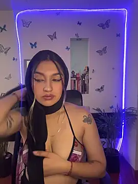 Lia-mitch online show from July 2026 06:58:02 PM