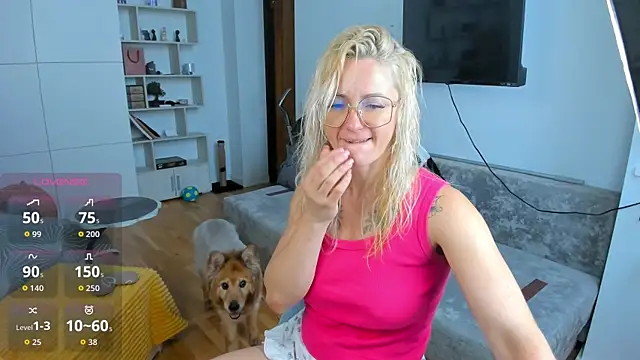 LadyIzabel online show from July 2026 02:05:02 PM