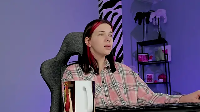 AliceSunday online show from January 2026 05:20:01 AM