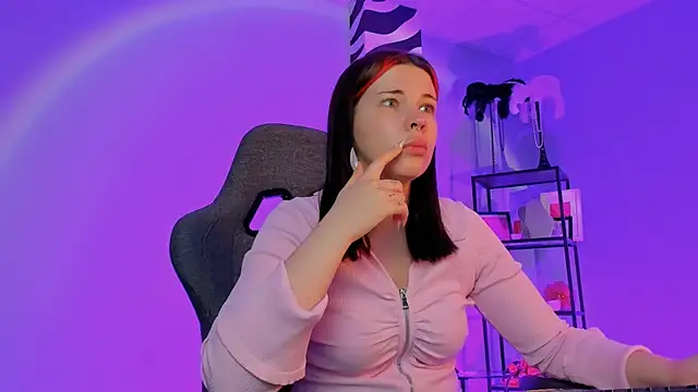 AliceSunday online show from January 2026 02:06:01 AM