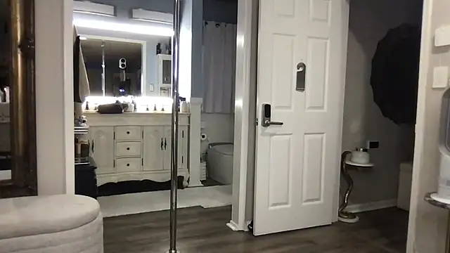 curvyfunlover online show from October 2025 11:27:02 AM