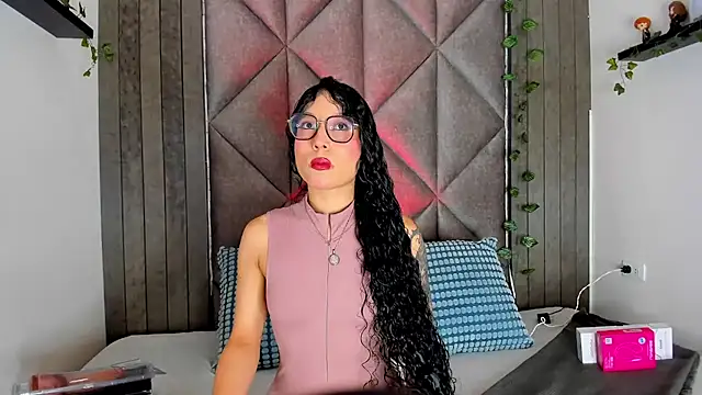 BriaConner  online show from March 2026 01:28:01 AM