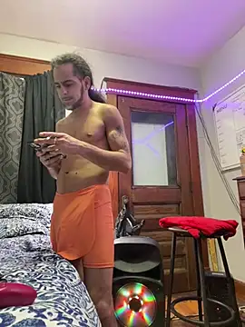 Snapshot of freakyPR chatting on January 2025 01:16:02 AM freakyPR online show from January 2025 01:16:02 AM