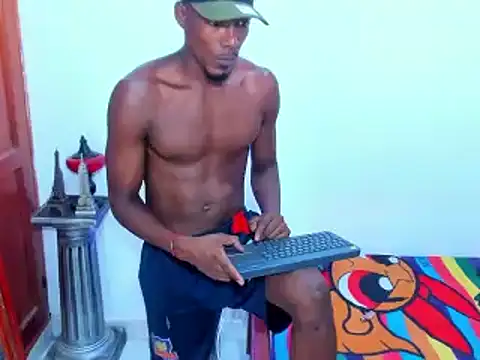 Snapshot of Darick_brown chatting on February 2025 04:04:01 PM Darick brown online show from February 2025 04:04:01 PM