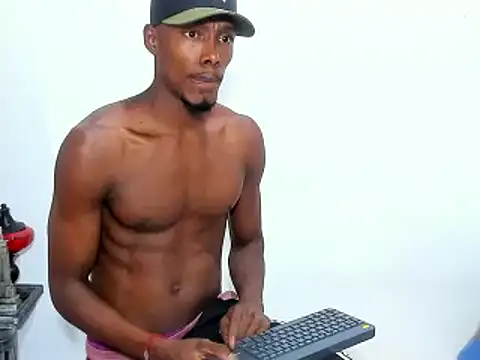 Snapshot of Darick_brown chatting on February 2025 06:19:02 PM Darick brown online show from February 2025 06:19:02 PM