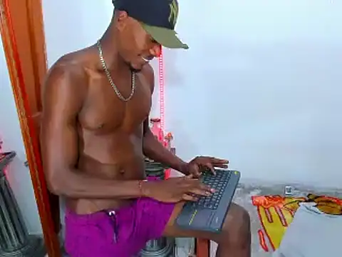 Snapshot of Darick_brown chatting on February 2025 11:58:02 PM Darick brown online show from February 2025 11:58:02 PM