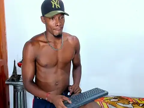 Snapshot of Darick_brown chatting on February 2025 08:15:01 PM Darick brown online show from February 2025 08:15:01 PM