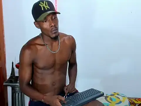 Snapshot of Darick_brown chatting on February 2025 11:20:02 PM Darick brown online show from February 2025 11:20:02 PM