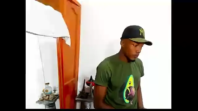 Snapshot of Darick_brown chatting on February 2025 04:51:01 PM Darick brown online show from February 2025 04:51:01 PM