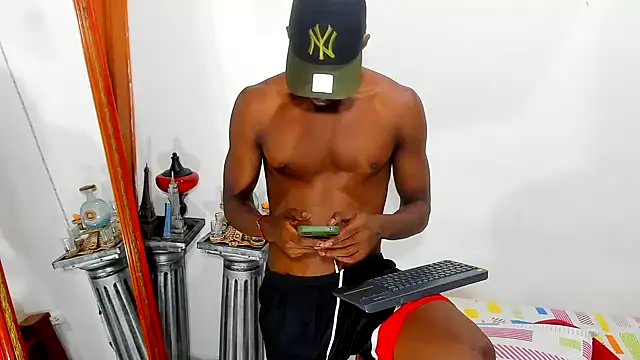 Snapshot of Darick_brown chatting on March 2025 08:35:02 PM Darick brown online show from March 2025 08:35:02 PM