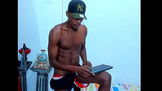 Snapshot of Darick_brown chatting on March 2025 04:29:02 PM Darick brown online show from March 2025 04:29:02 PM